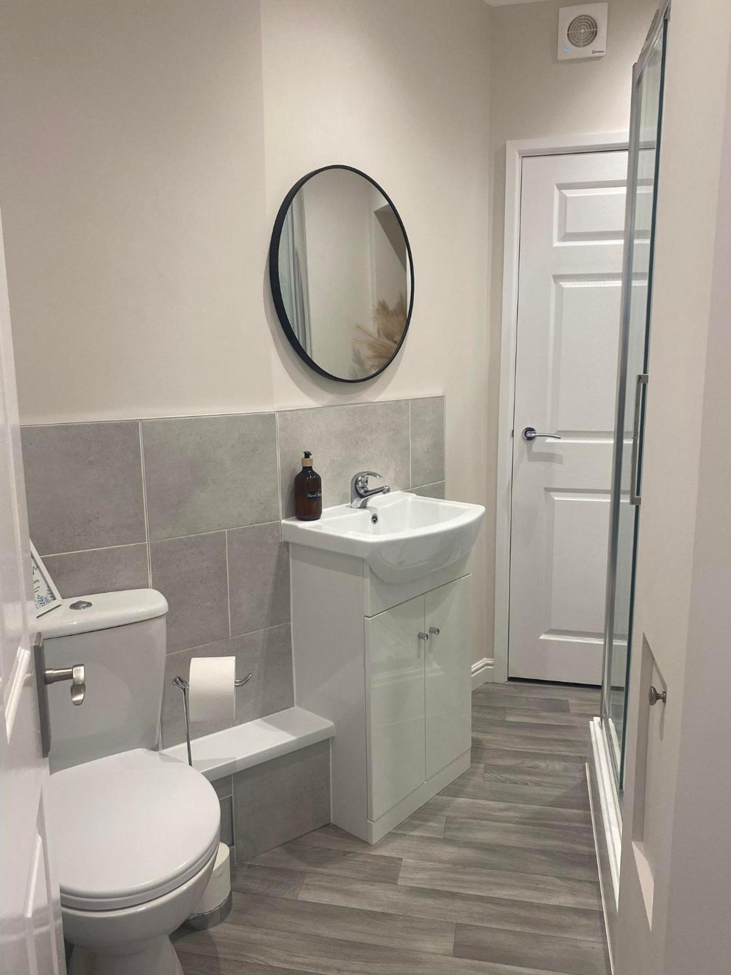 The Retreats 2 Kenfig Hill Pet Friendly 2 Bedroom Flat With King Size Bed Twin Beds And Sofa Bed Sleeps Up To 5 People מראה חיצוני תמונה